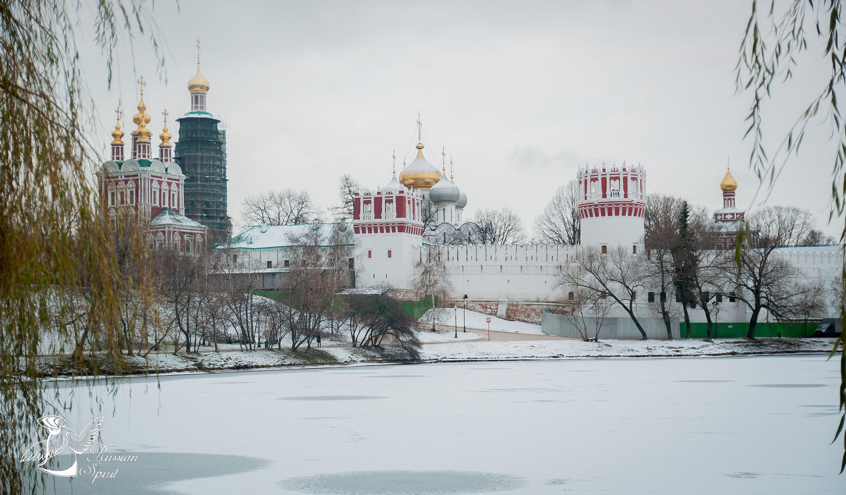 новодевичий монастырь в москве зимой